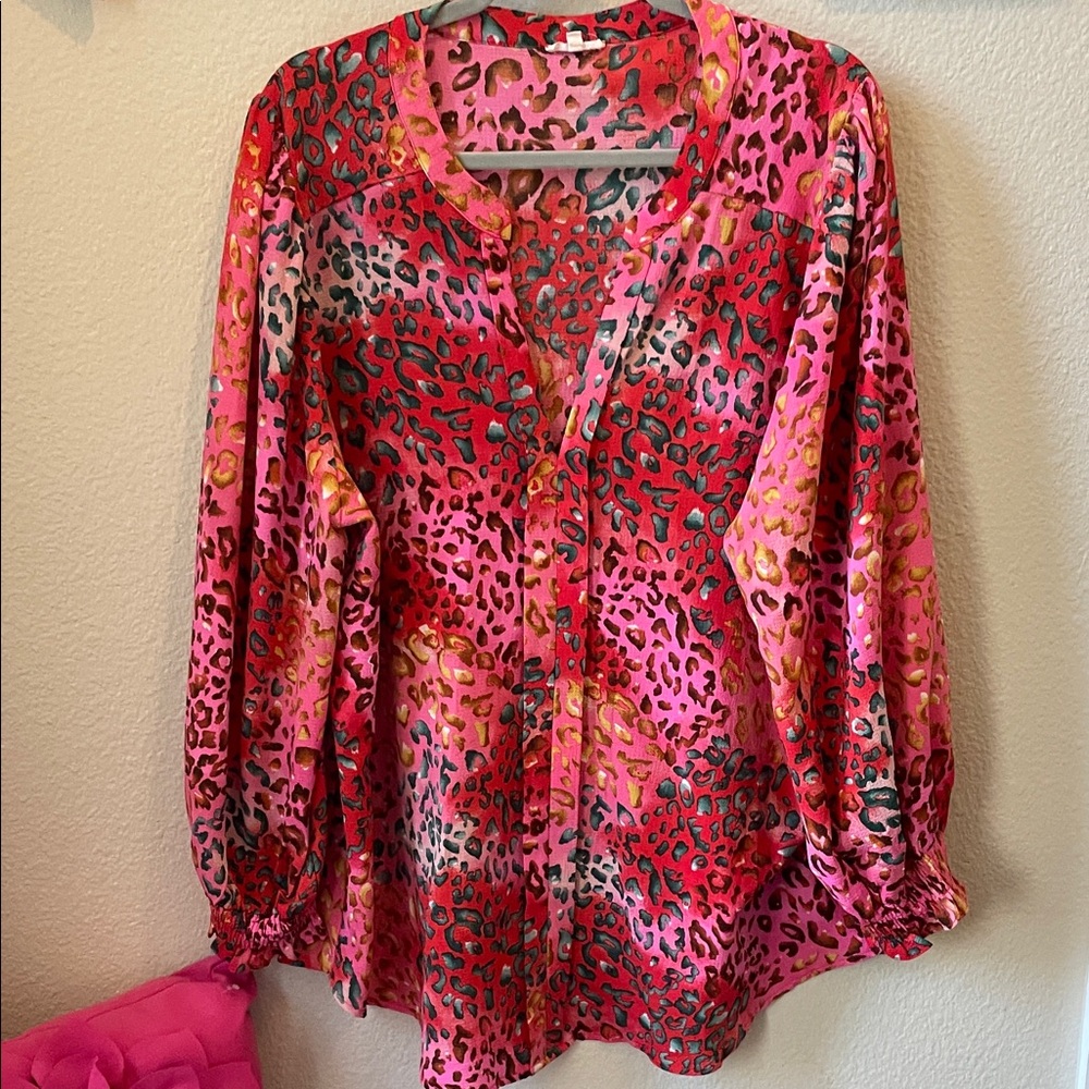 JODIFL Pink and Red Leopard Print Blouse